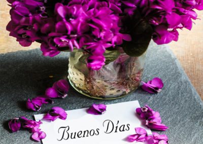 Tarjeta de buenos días con flores