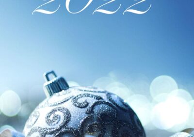 Feliz 2022 con bolas de navidad